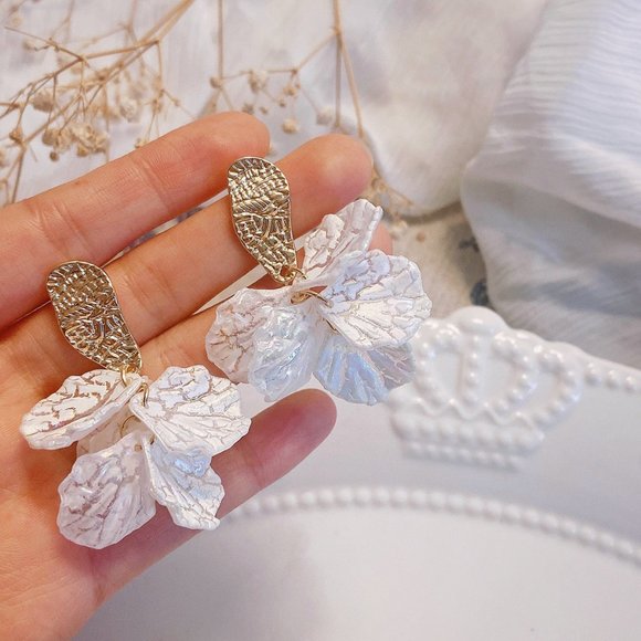 White Shell Flower Petal Drop Earrings - Picture 4 of 9